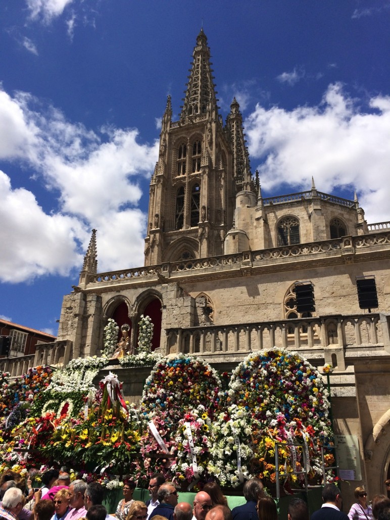 Blomster foran katedralen